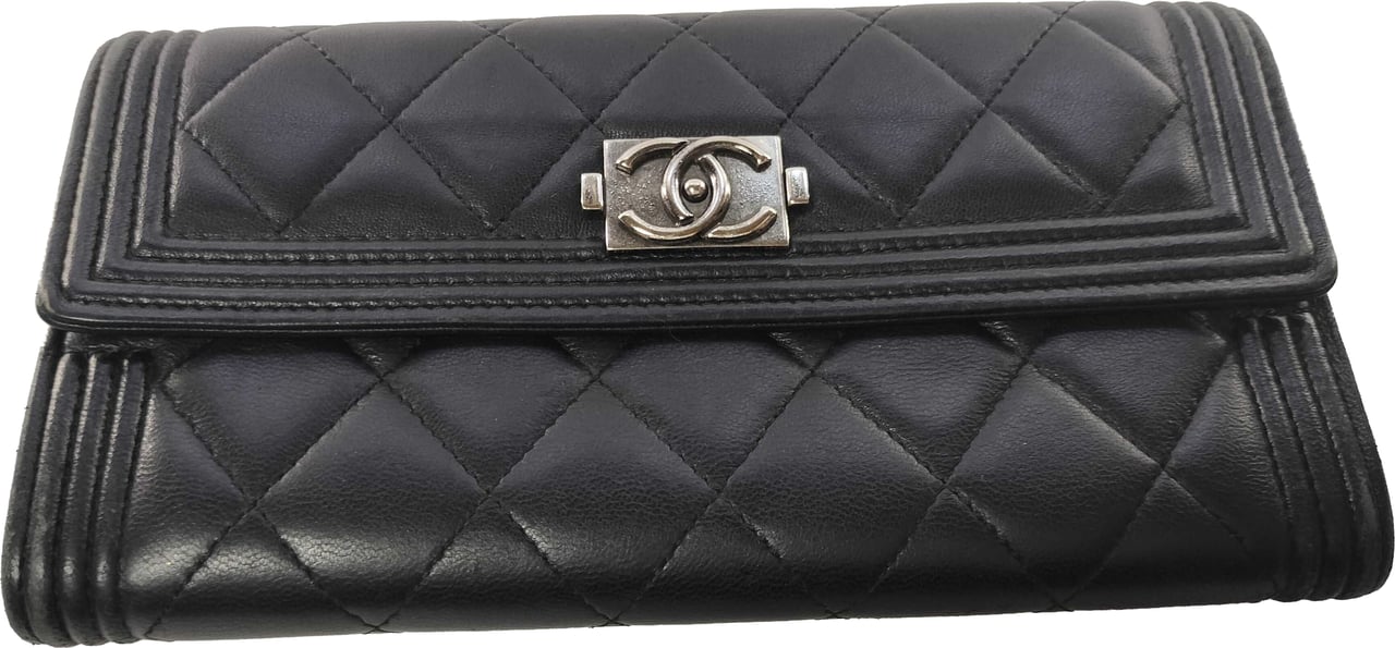 Chanel Boy Flap Quilted Lambskin Long Zwart
