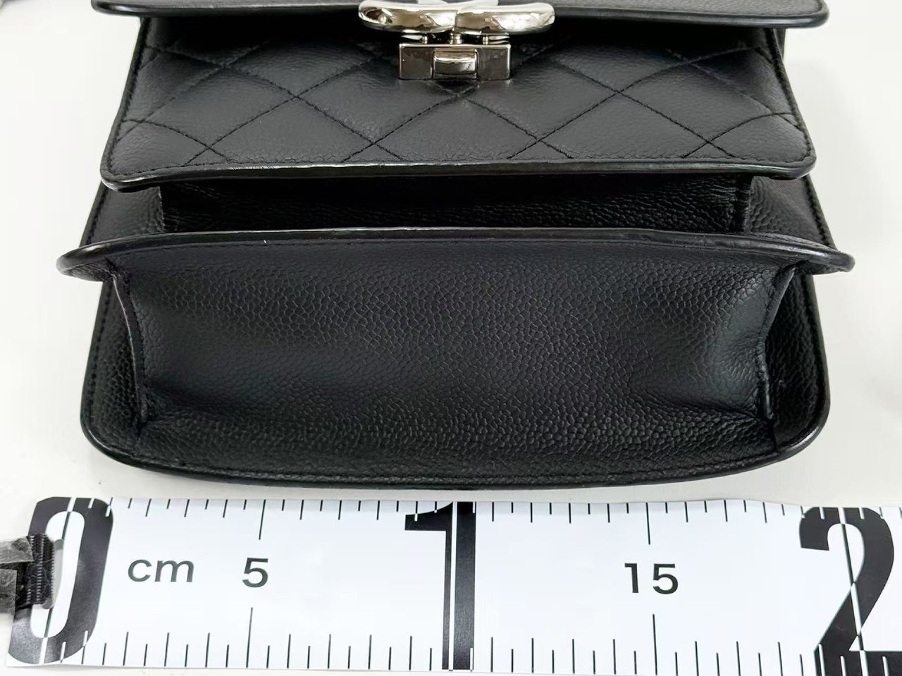 Chanel Vintage Box Flap Quilted Leather medium Zwart