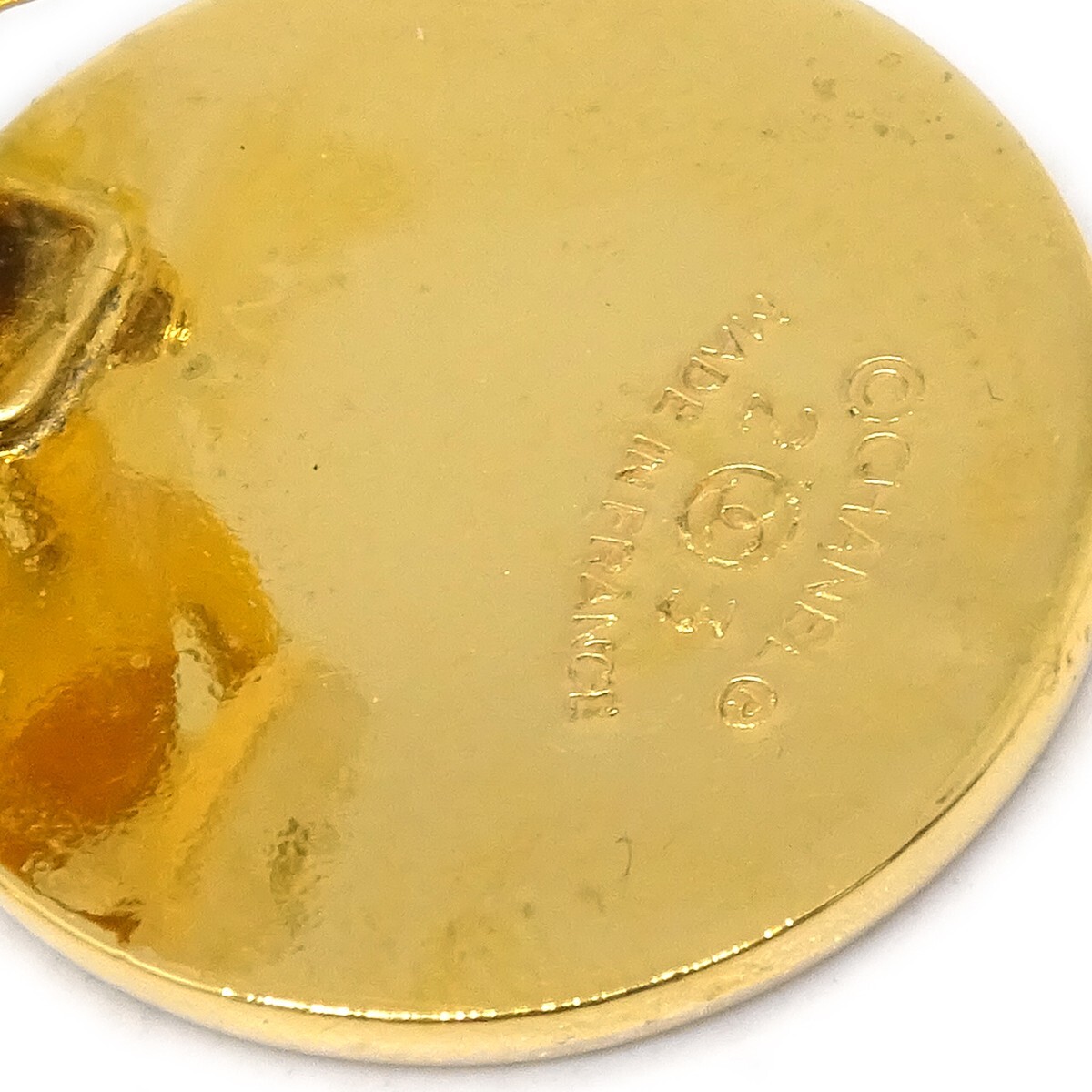 Chanel Chanel 31 Rue Cambon Flap Bag Clip-On Earrings Metal Goud