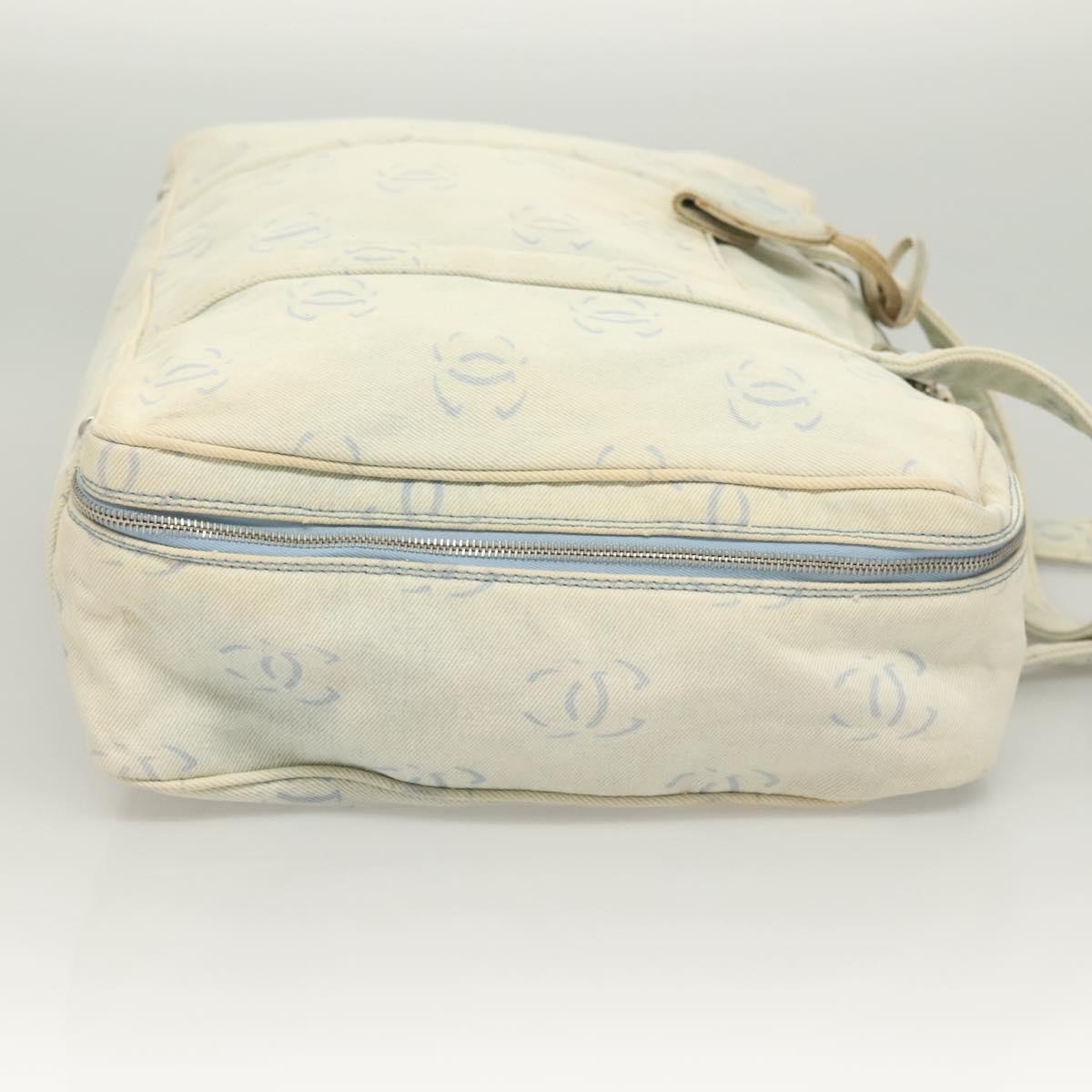 Chanel Chanel Zip Around Travel Bag Denim Blauw