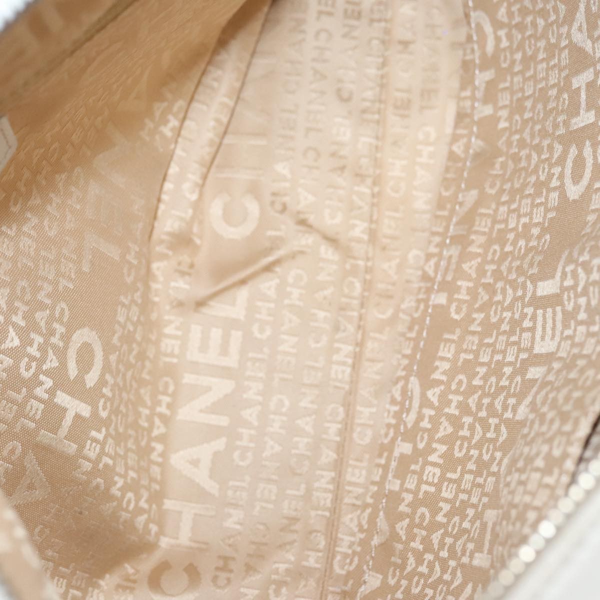 Chanel Chanel Chocolate Bar CC Shoulder Bag Quilted Leather Medium Wit