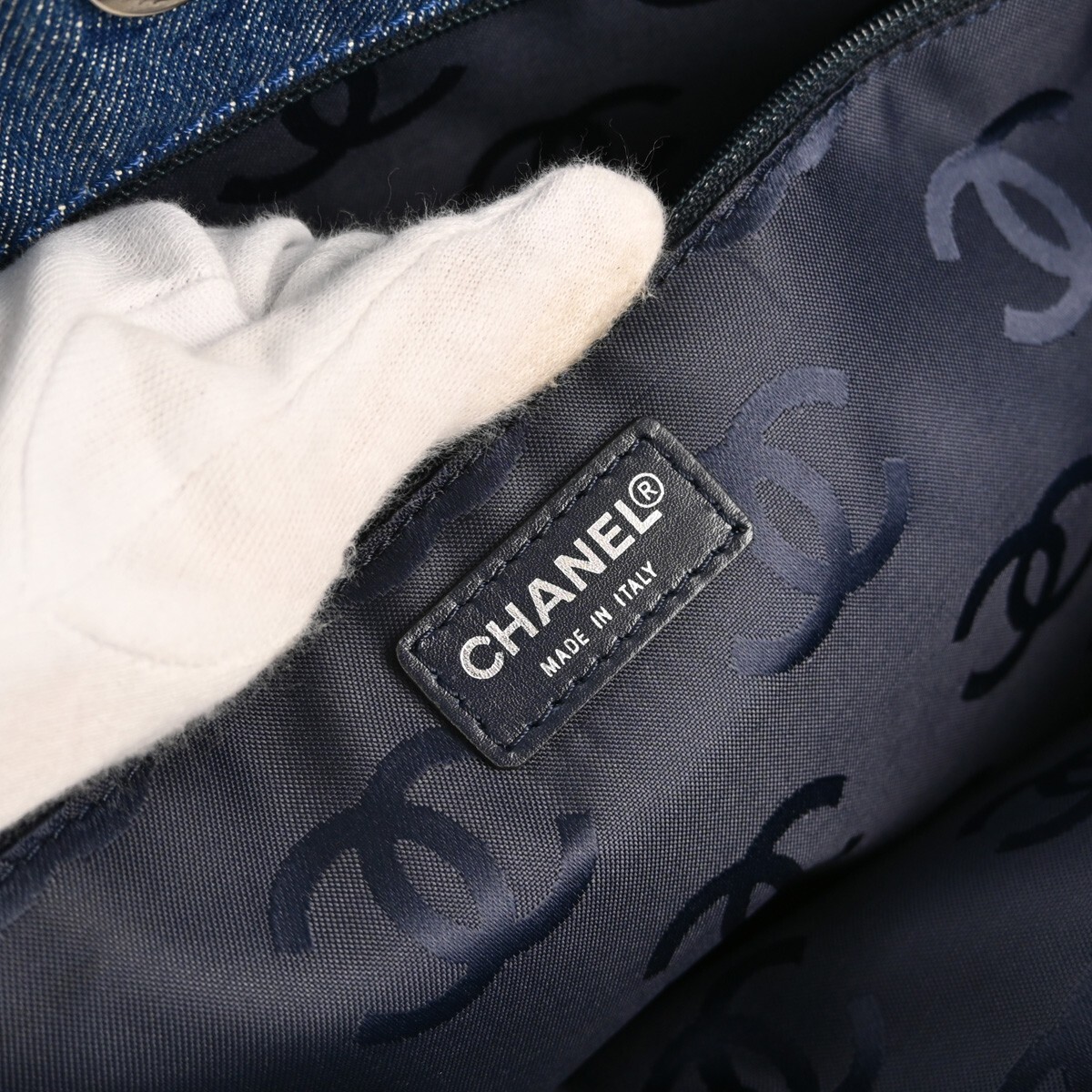 Chanel Chanel Vintage CC Tote Denim Large Blauw