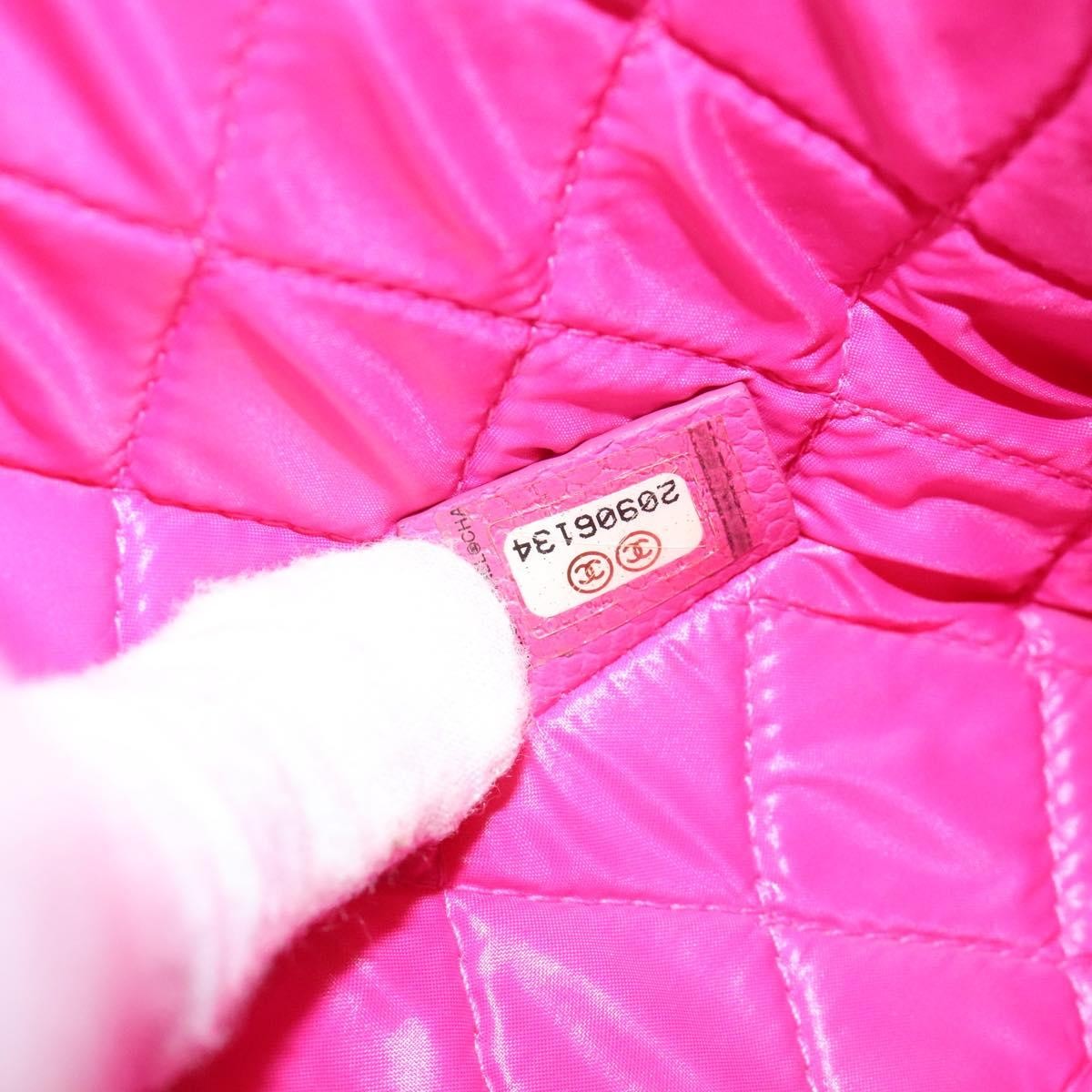 Chanel Chanel O Case Clutch Quilted Caviar Medium Roze