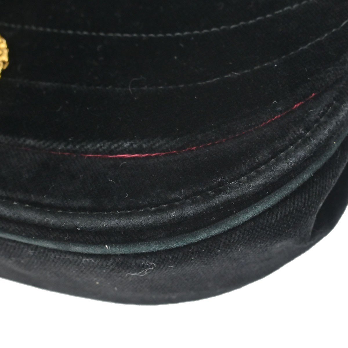 Chanel Vintage Crescent Flap Horizontal Quilted Velvet Medium Zwart