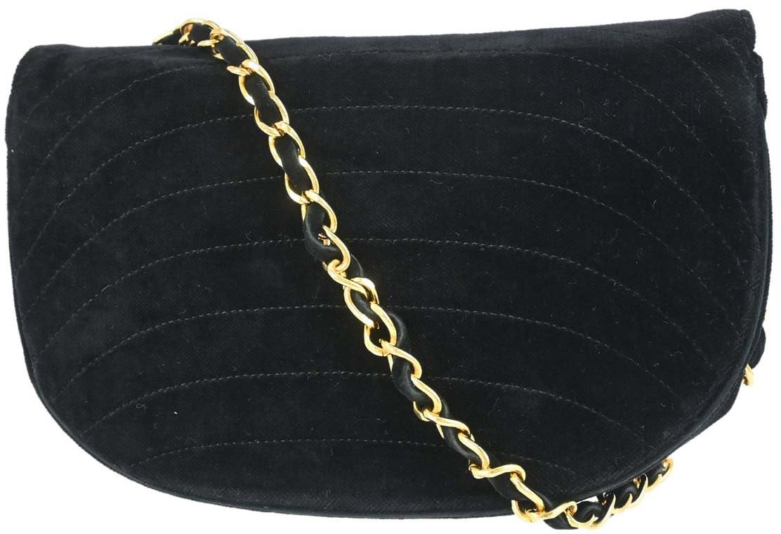 Chanel Vintage Crescent Flap Horizontal Quilted Velvet Medium Zwart