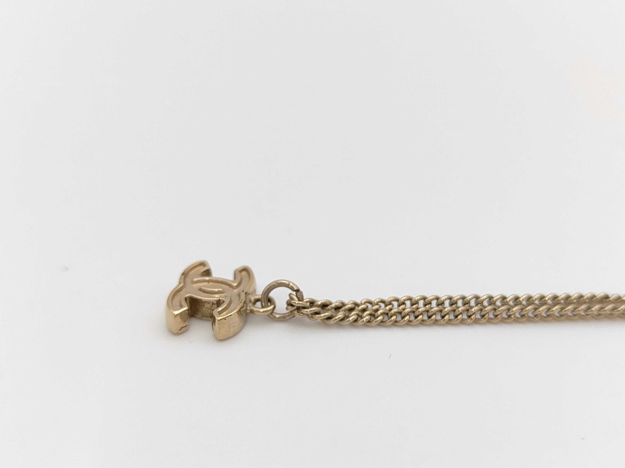 Chanel Barrettes Logo Chanel Plated Gold Goud