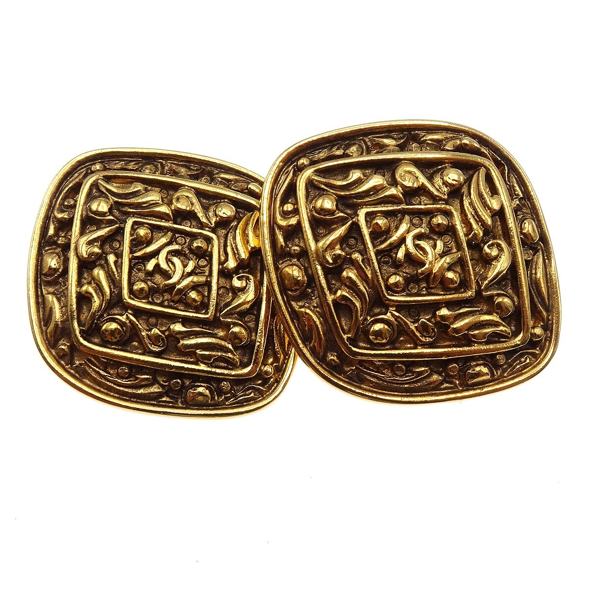 Chanel Chanel Vintage Diamond Clip-On Earrings Gold-plated Goud