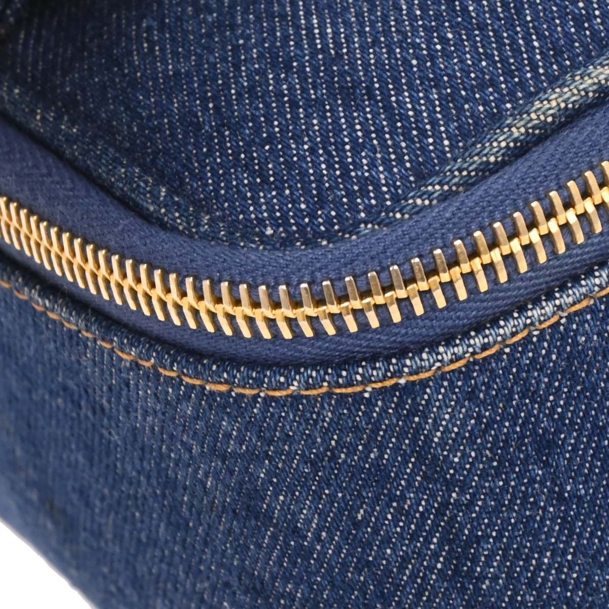 Chanel Chanel Vintage CC Vanity Case Denim Blauw