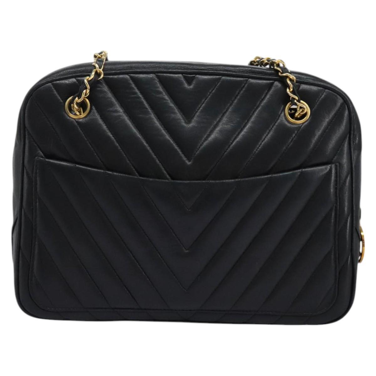 Chanel Chanel V Stitch Leather Zwart