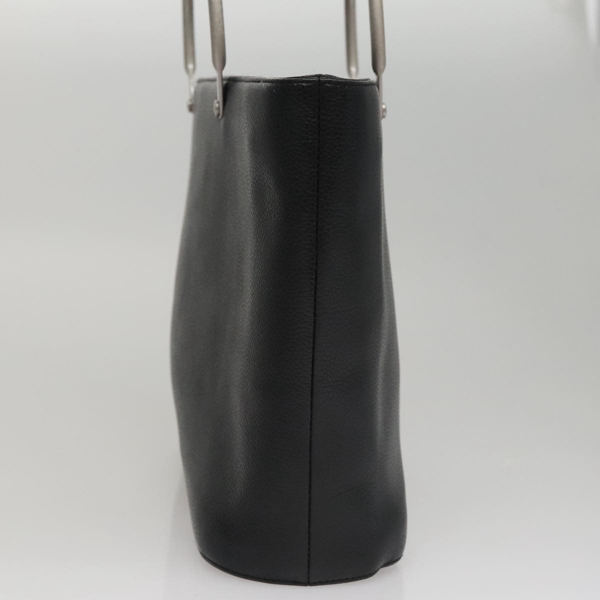 Chanel Chanel Vintage Metal Ring Tote Leather Zwart