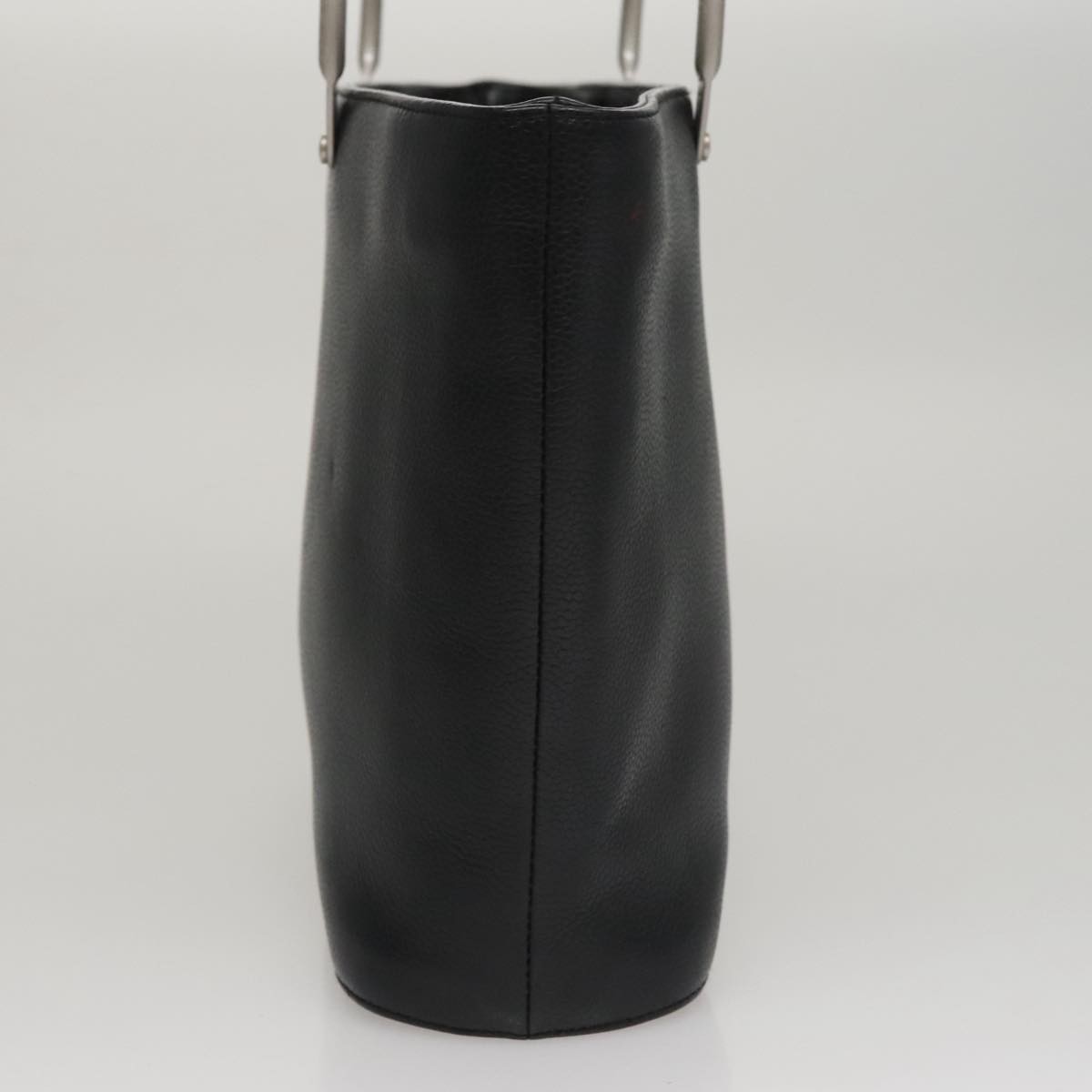 Chanel Chanel Vintage Metal Ring Tote Leather Zwart