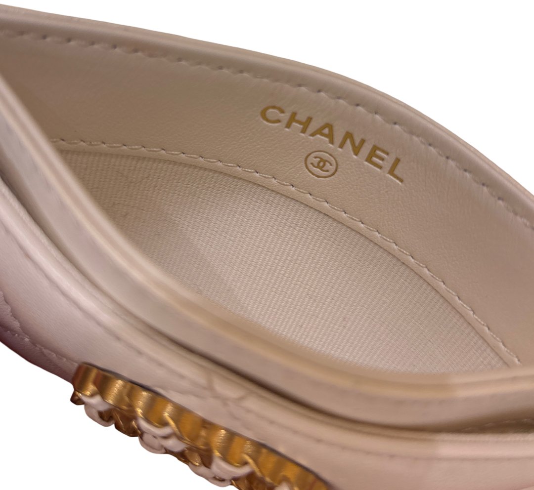 Chanel 19 Card Holder Quilted Iridescent Calfskin Wit