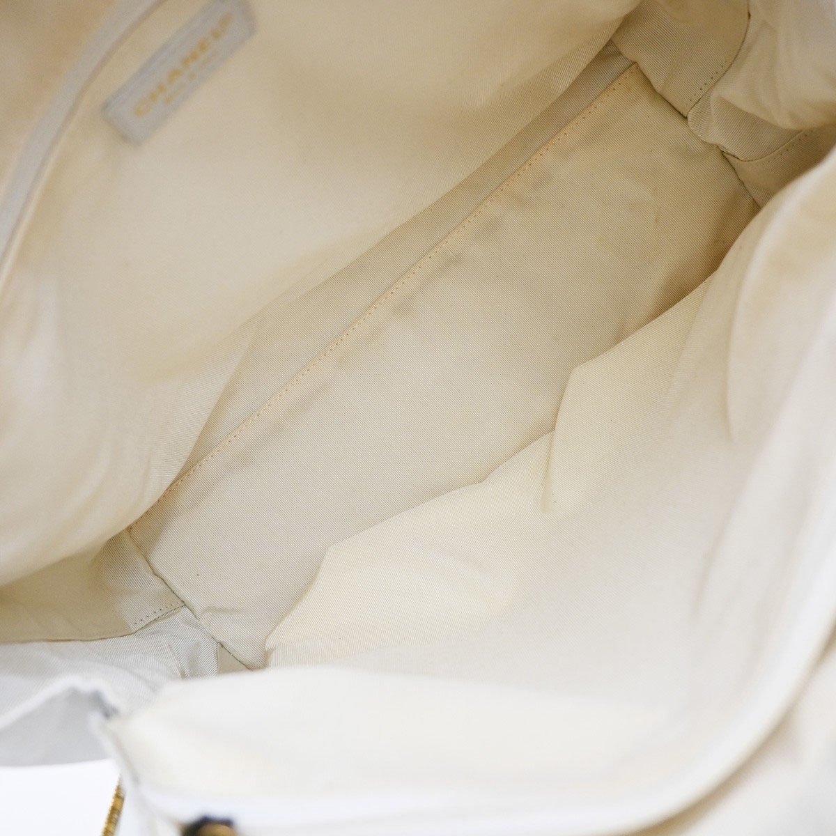 Chanel Chanel Surpique Zip Around Satchel Quilted Leather Medium Wit