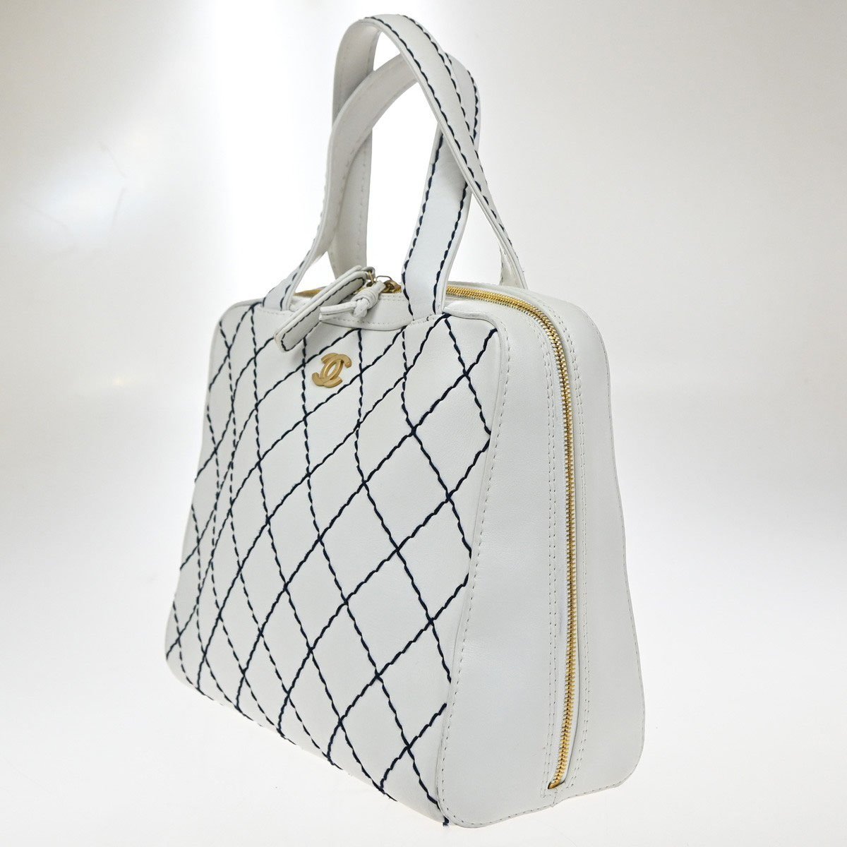 Chanel Chanel Surpique Zip Around Satchel Quilted Leather Medium Wit