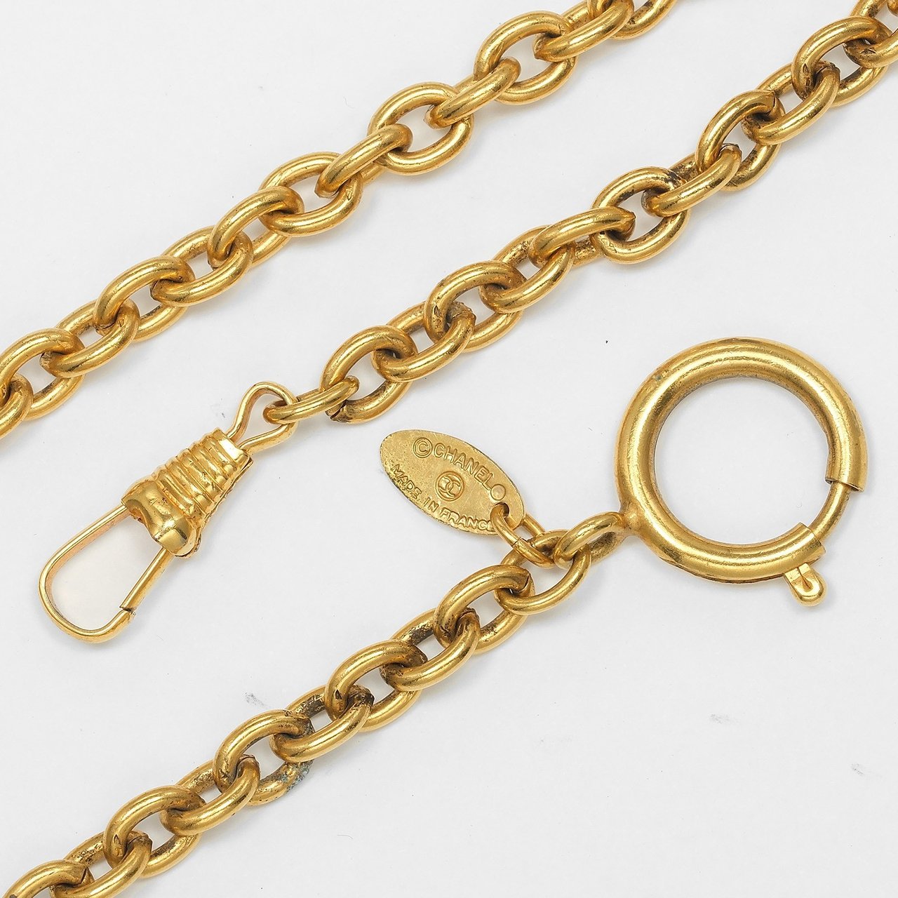 Chanel Chanel Vintage CC Pendant Necklace Quilted Metal Small Goud