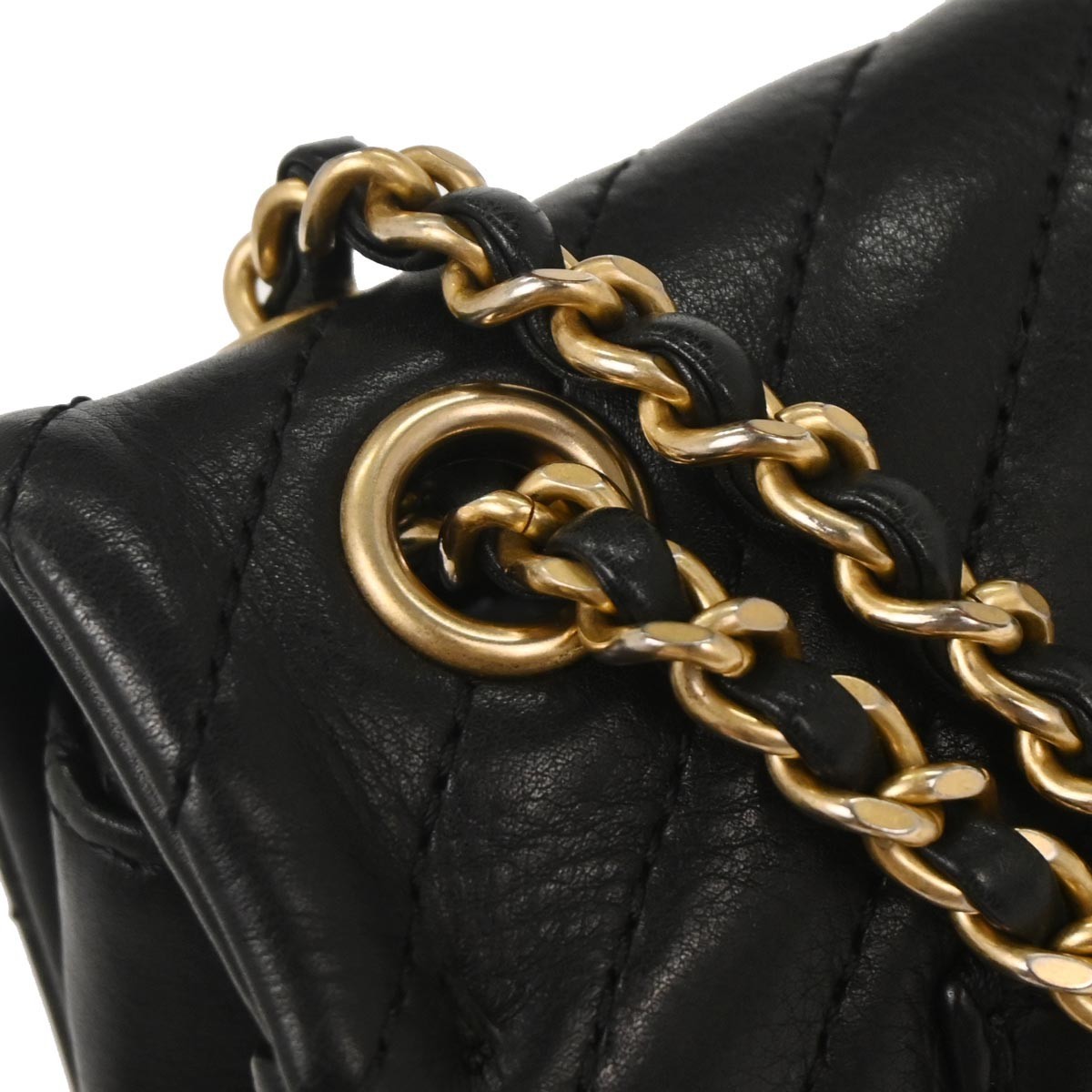 Chanel Chanel Rock the Corner Flap Bag Chevron Leather Medium Zwart