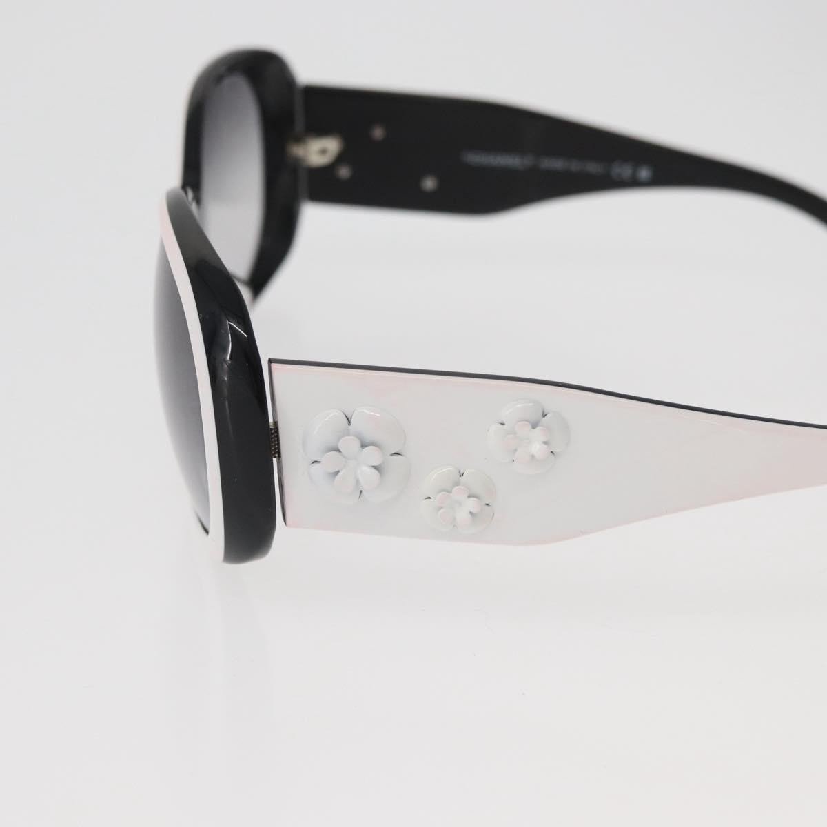 Chanel Camélia Plastic Wit