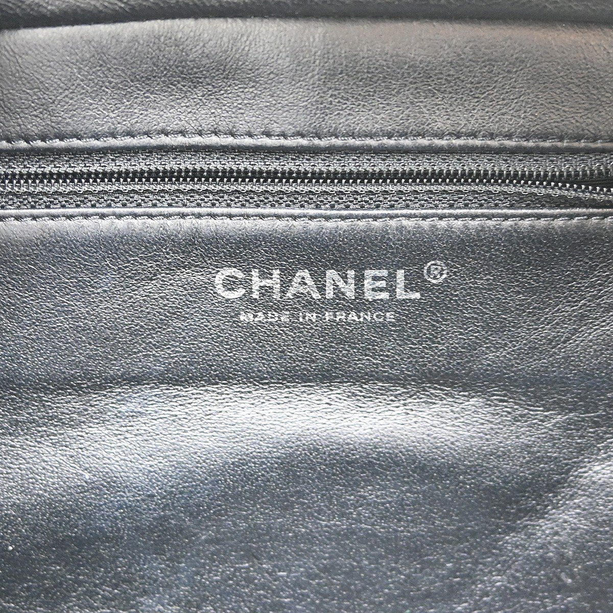 Chanel Vintage Diamond CC Quilted Caviar Large Zwart