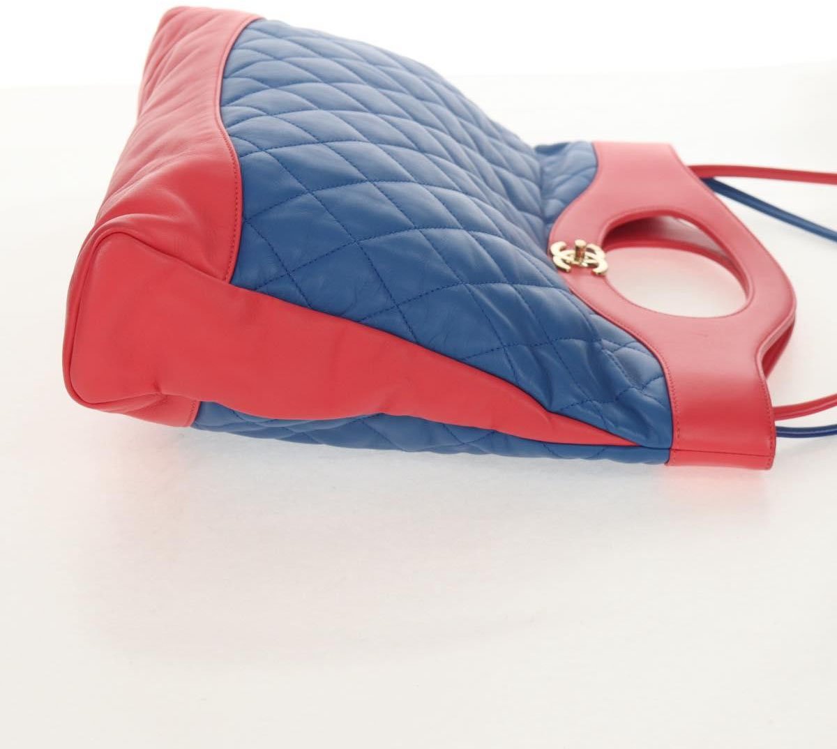 Chanel Chanel 31 Shopping Bag Quilted Lambskin Large Blauw