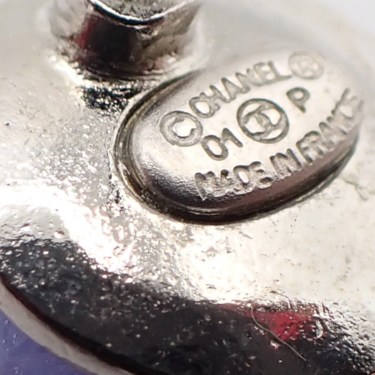 Chanel Chanel Vintage Camellia Earrings Plastic Paars