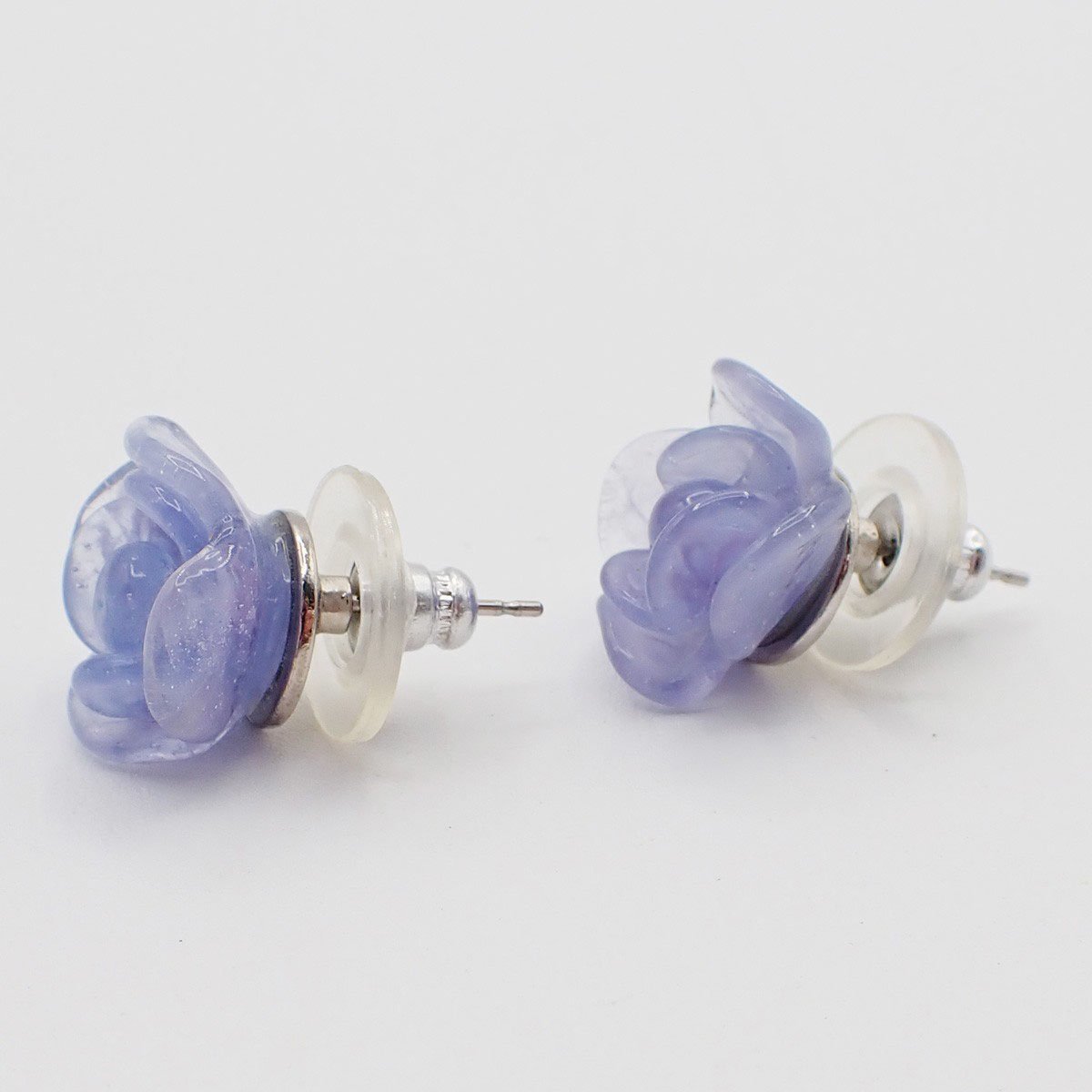 Chanel Chanel Vintage Camellia Earrings Plastic Paars