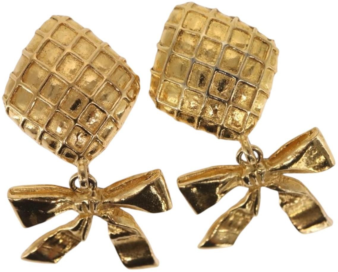 Chanel Chanel Ribbon Earring Metal Goud