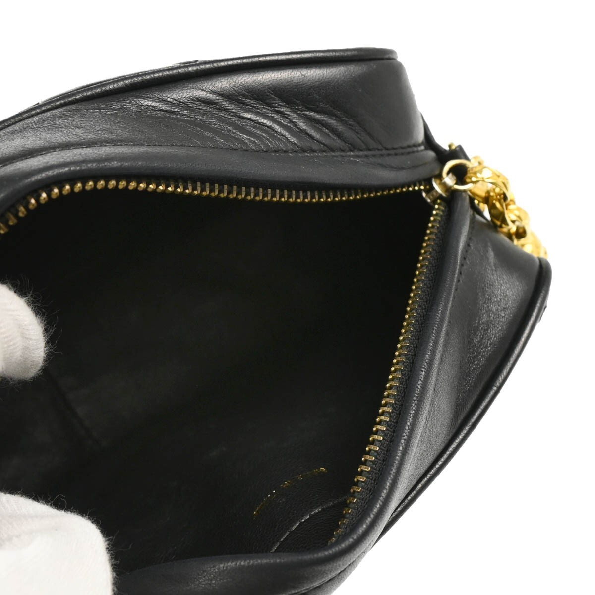 Chanel Chanel Vintage Front Pocket Camera Bag Quilted Leather Mini Zwart