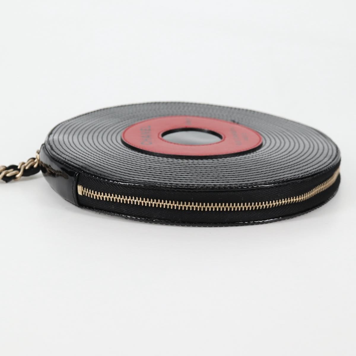 Chanel Chanel Record Wristlet Stitched Patent Zwart