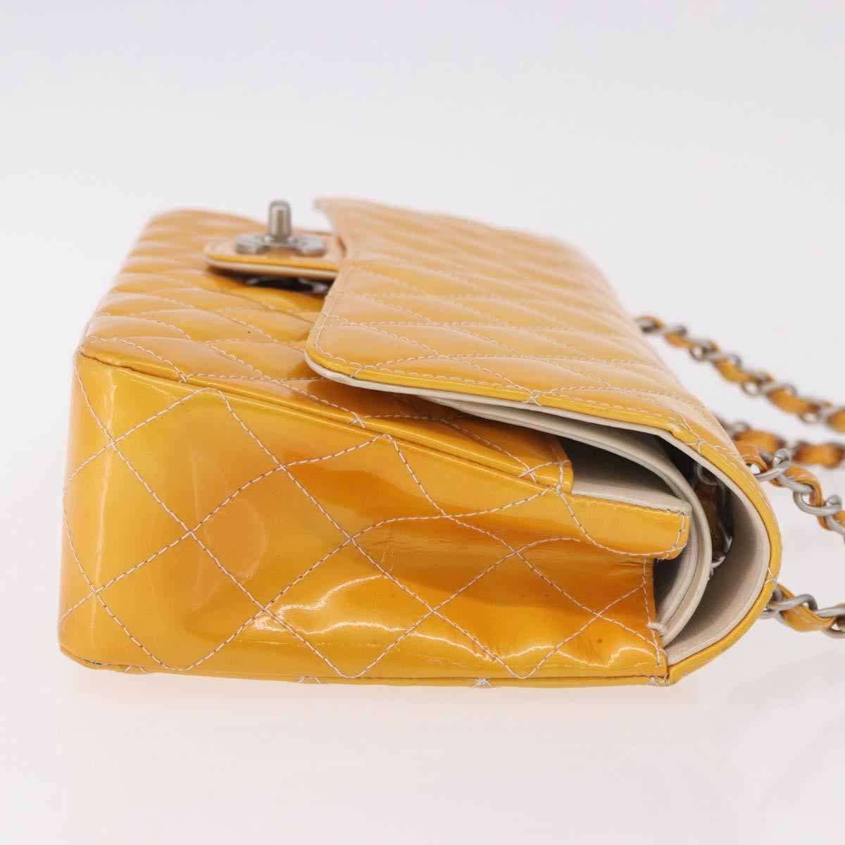 Chanel Timeless - Classic Double Flap Quilted Patent Small Geel