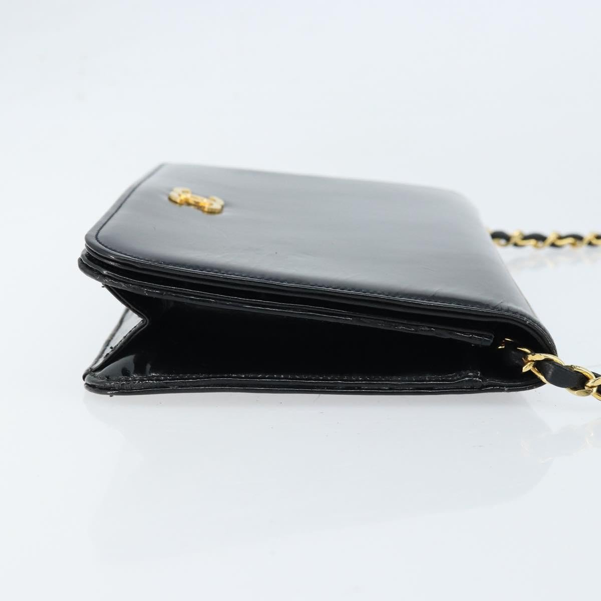 Chanel Chanel Wallet on Chain Quilted Patent Zwart