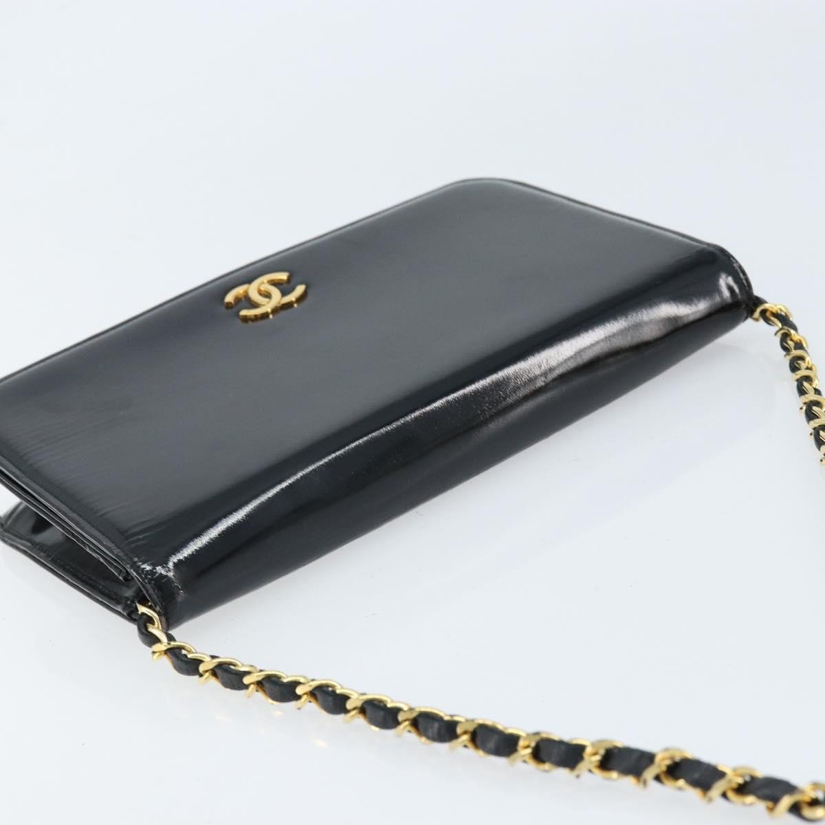 Chanel Chanel Wallet on Chain Quilted Patent Zwart