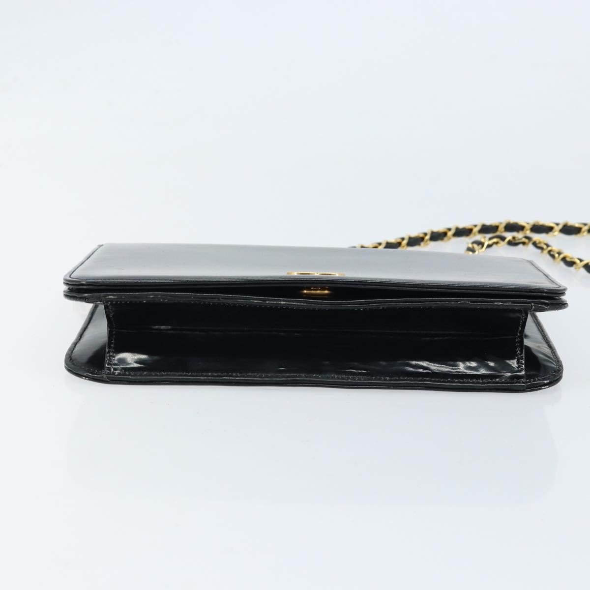 Chanel Chanel Wallet on Chain Quilted Patent Zwart