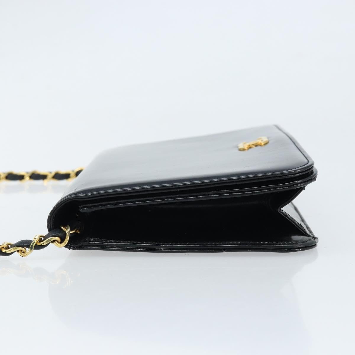 Chanel Chanel Wallet on Chain Quilted Patent Zwart