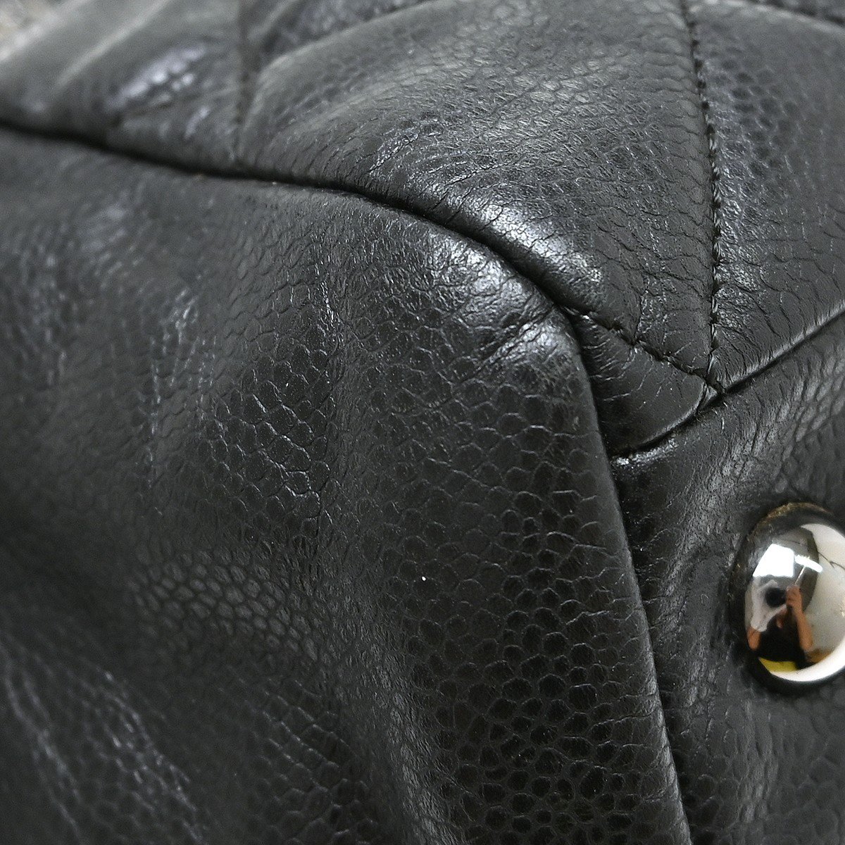 Chanel CC Charm Chain Shopping Tote caviar skin leather Zwart