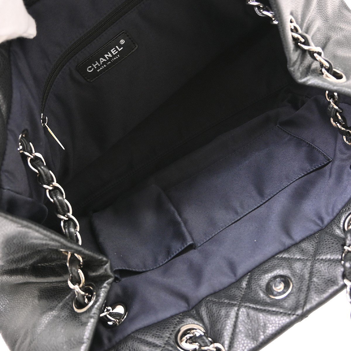 Chanel CC Charm Chain Shopping Tote caviar skin leather Zwart