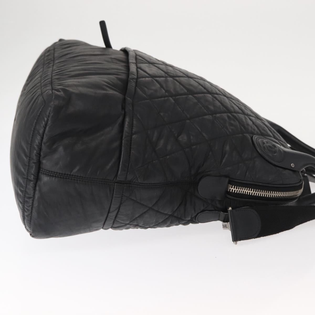 Chanel Chanel Vertical Sport Weekender Bag Quilted Nylon Zwart