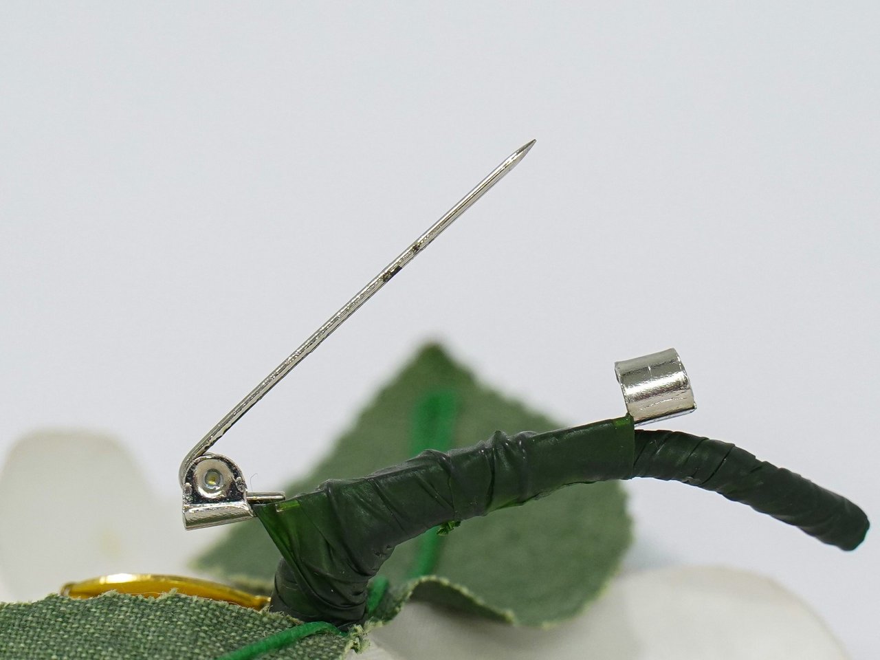 Chanel Chanel CC Camellia Brooch Plastic with Faux Pearl Wit