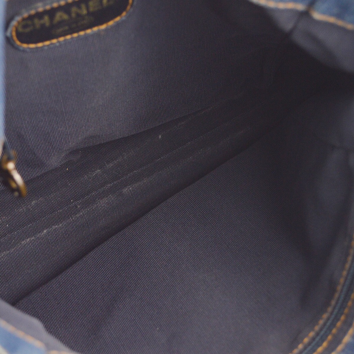 Chanel Chanel Vintage Resin Chain Tote Denim Small Blauw