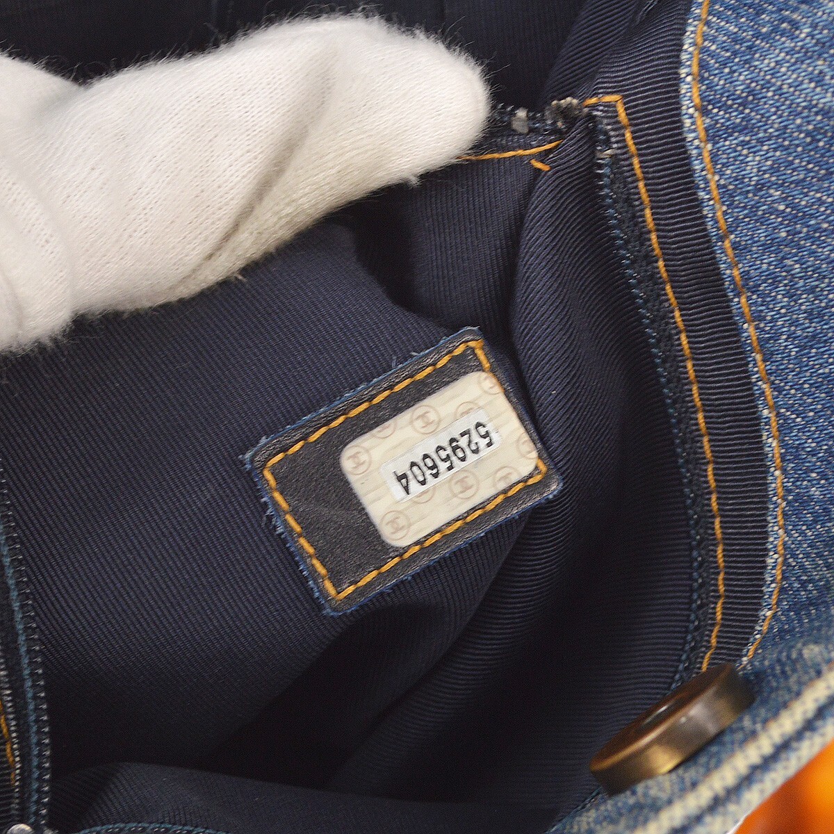 Chanel Chanel Vintage Resin Chain Tote Denim Small Blauw