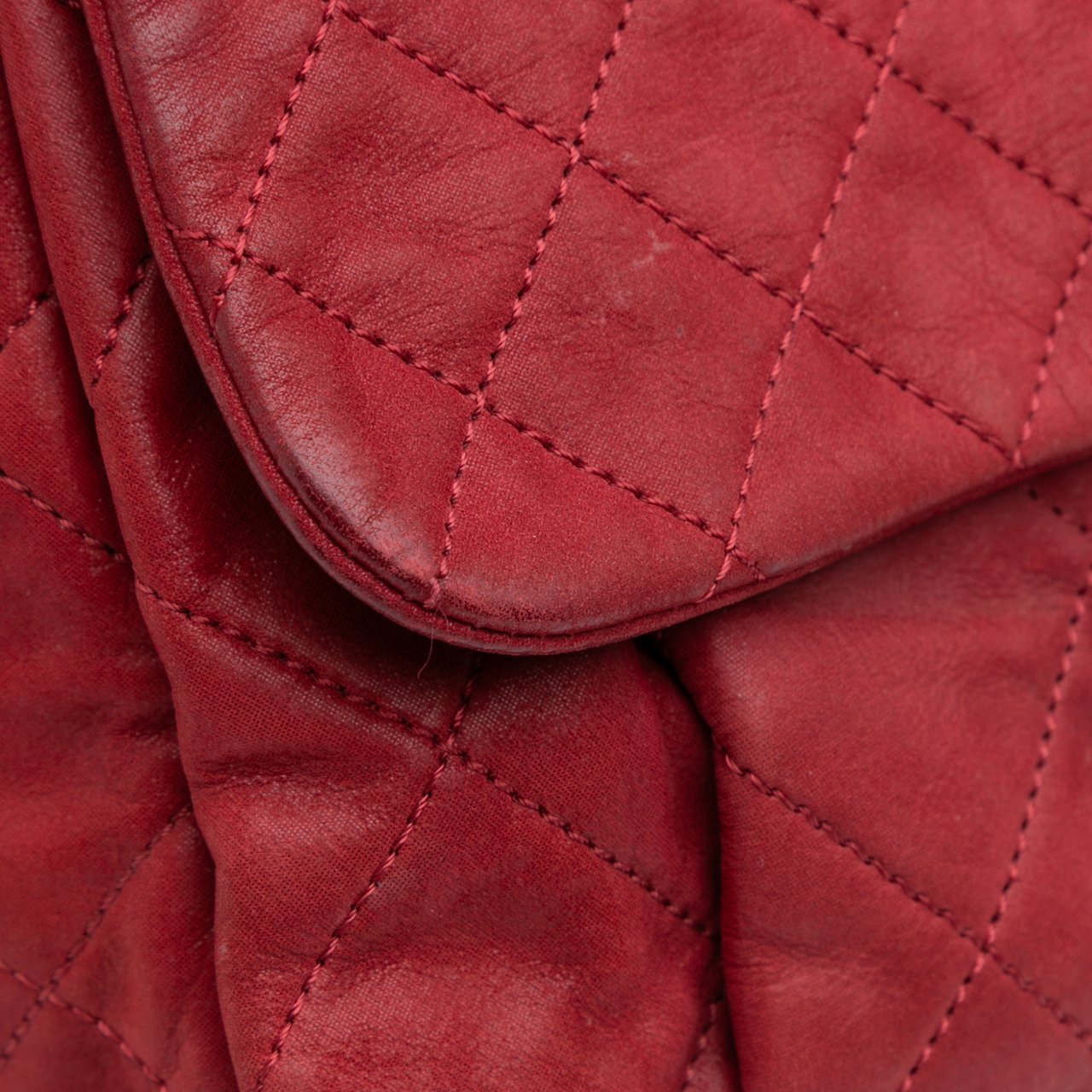 Chanel Large Aged Calfskin Chic Quilt Flap Rood