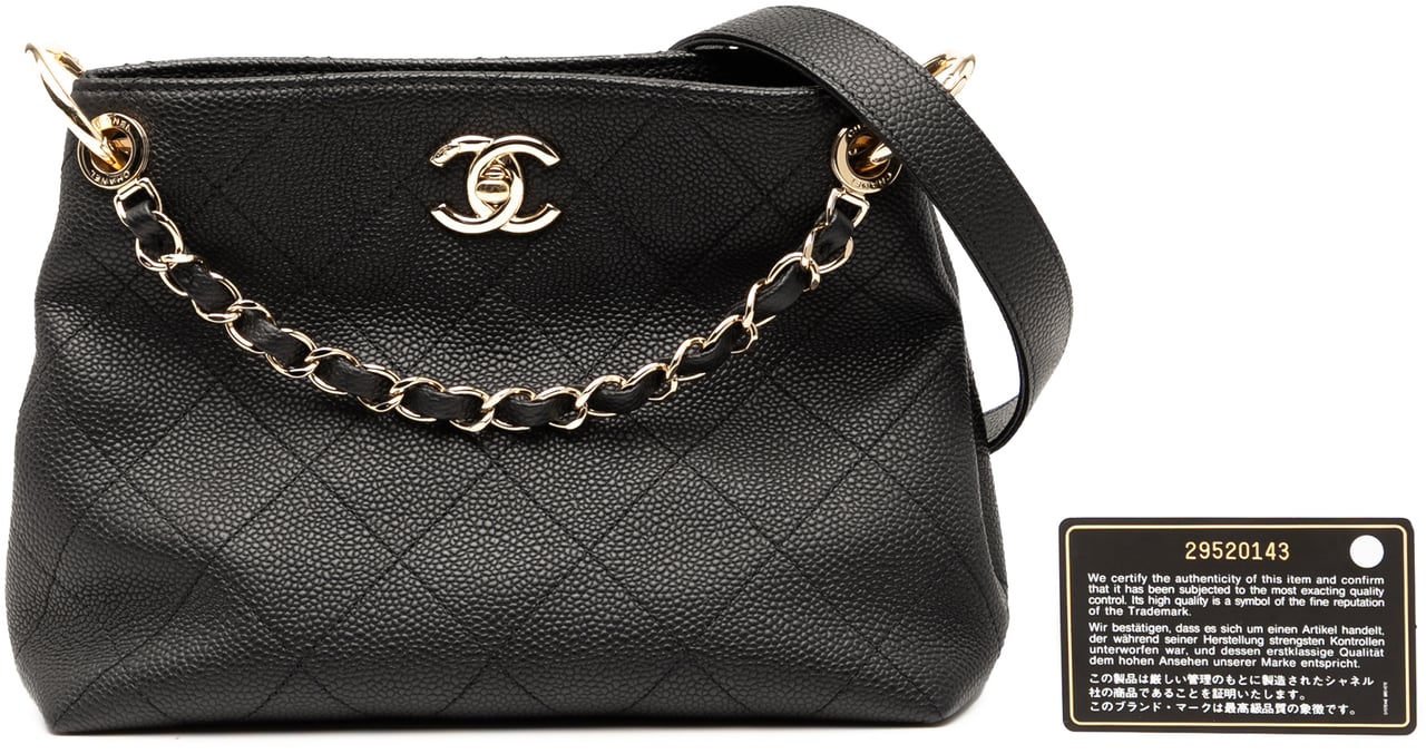 Chanel Small Quilted Caviar City Walk Hobo Zwart