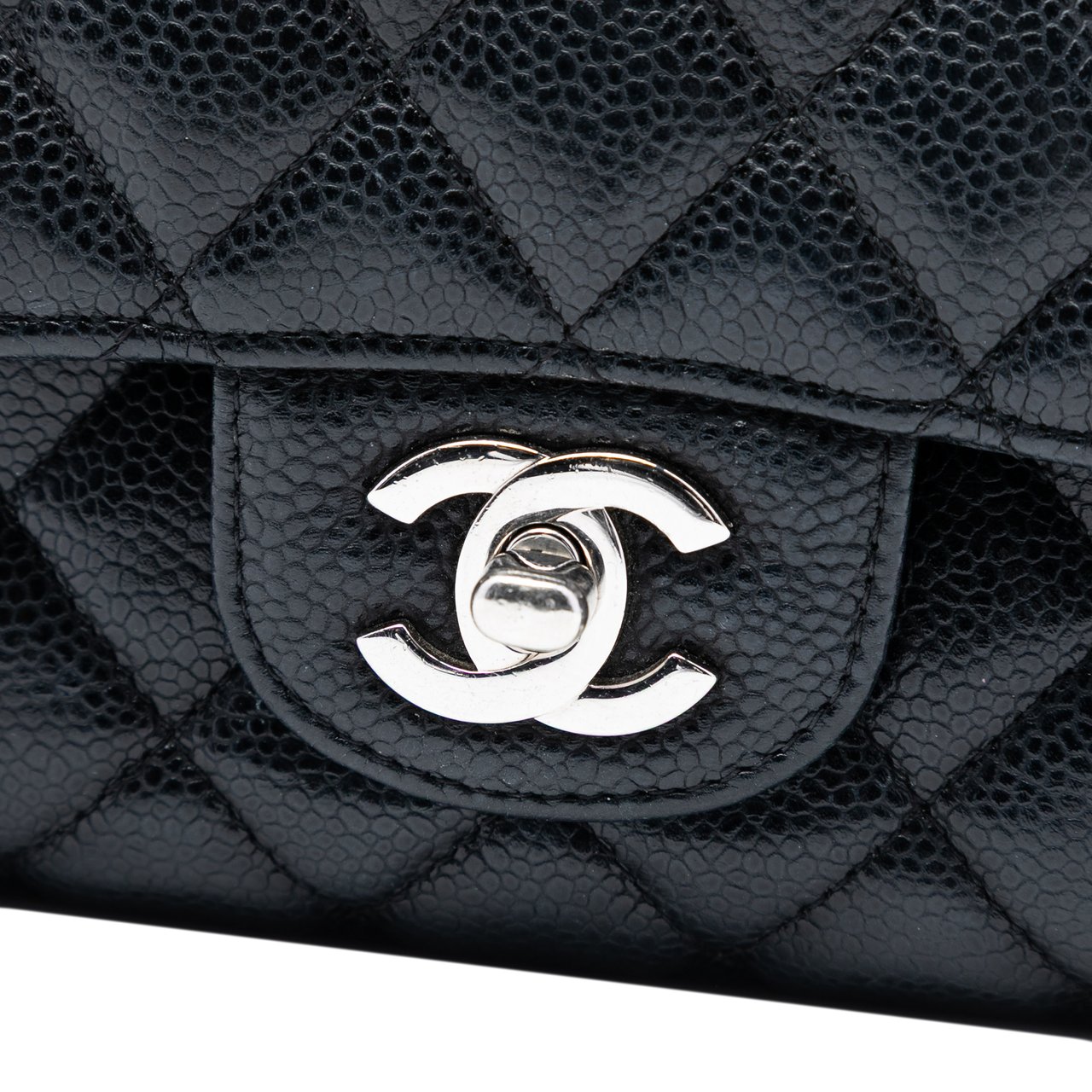Chanel Medium Classic Caviar Double Flap Zwart