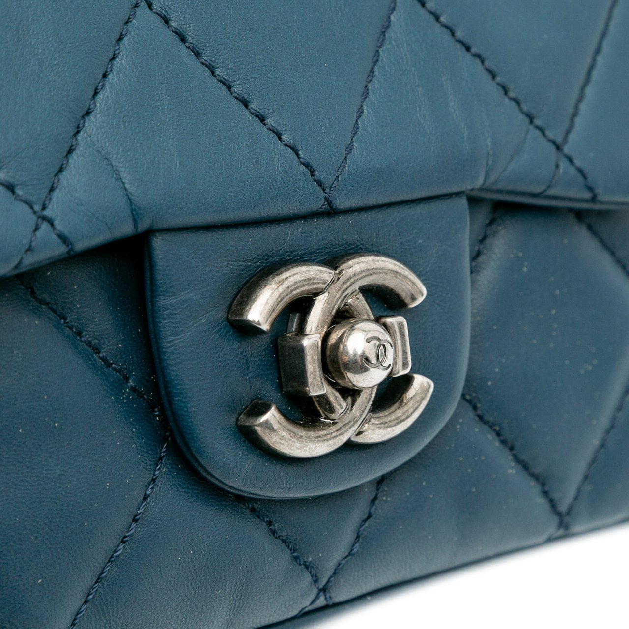 Chanel Quilted Lambskin Accordion Flap Blauw