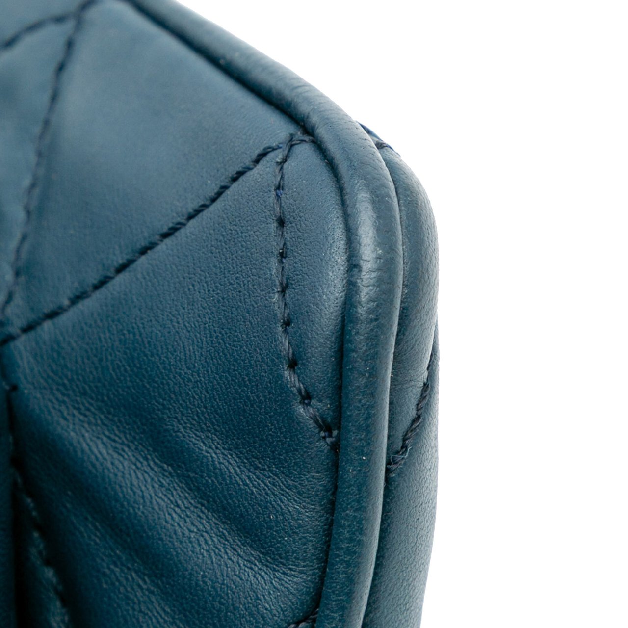 Chanel Quilted Lambskin Accordion Flap Blauw