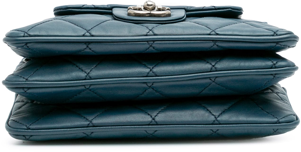 Chanel Quilted Lambskin Accordion Flap Blauw