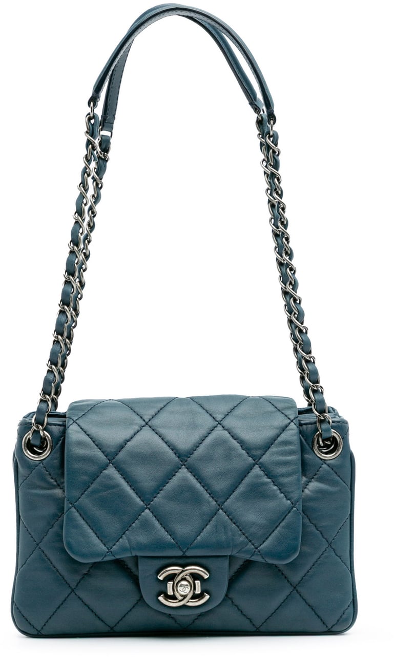Chanel Quilted Lambskin Accordion Flap Blauw