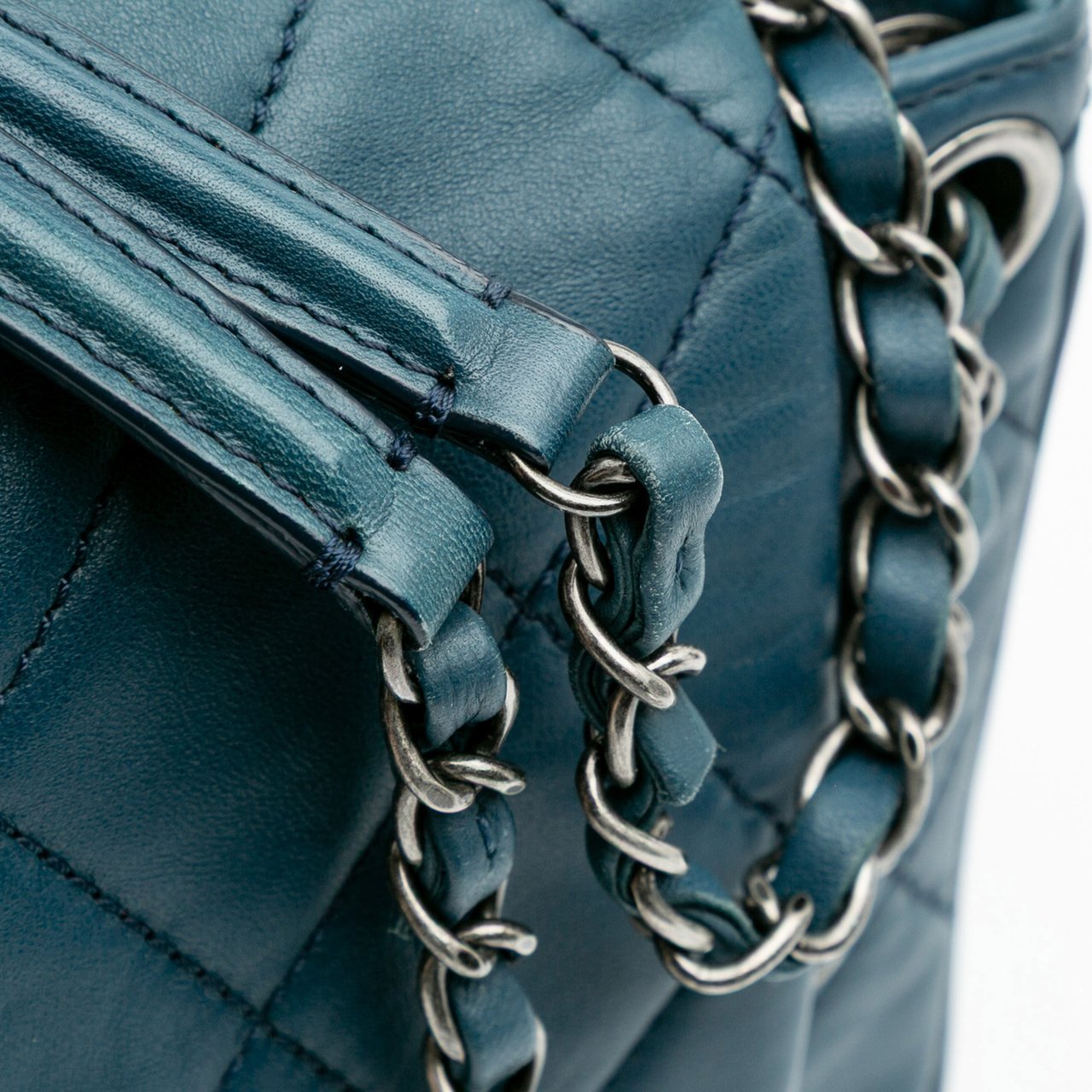 Chanel Quilted Lambskin Accordion Flap Blauw