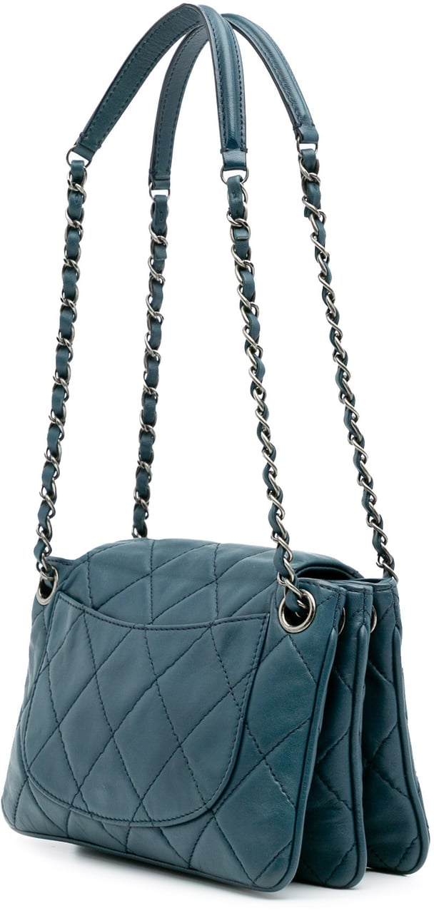 Chanel Quilted Lambskin Accordion Flap Blauw