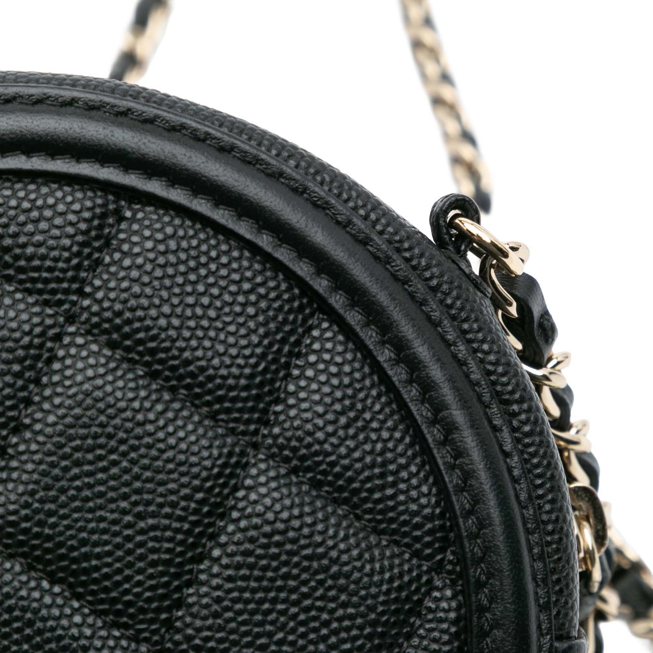 Chanel Caviar CC Filigree Round Clutch with Chain Zwart