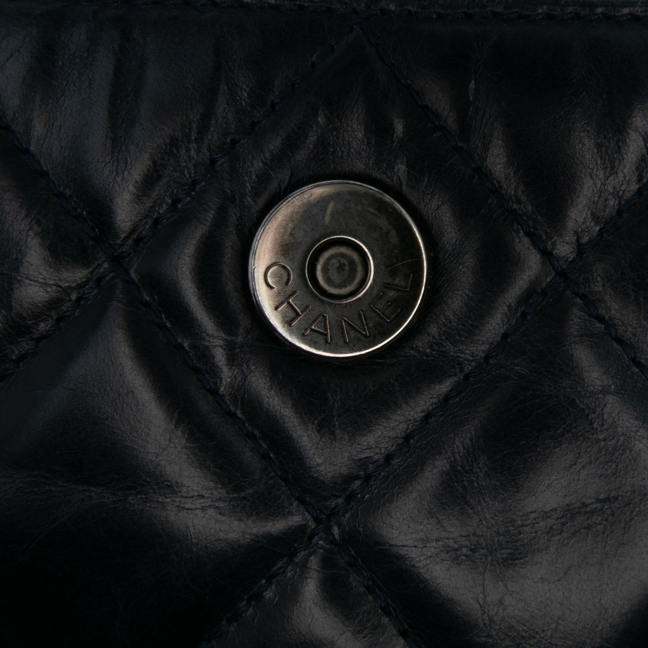 Chanel Quilted Glazed Calfskin Coco Pleats Chain Clutch Blauw